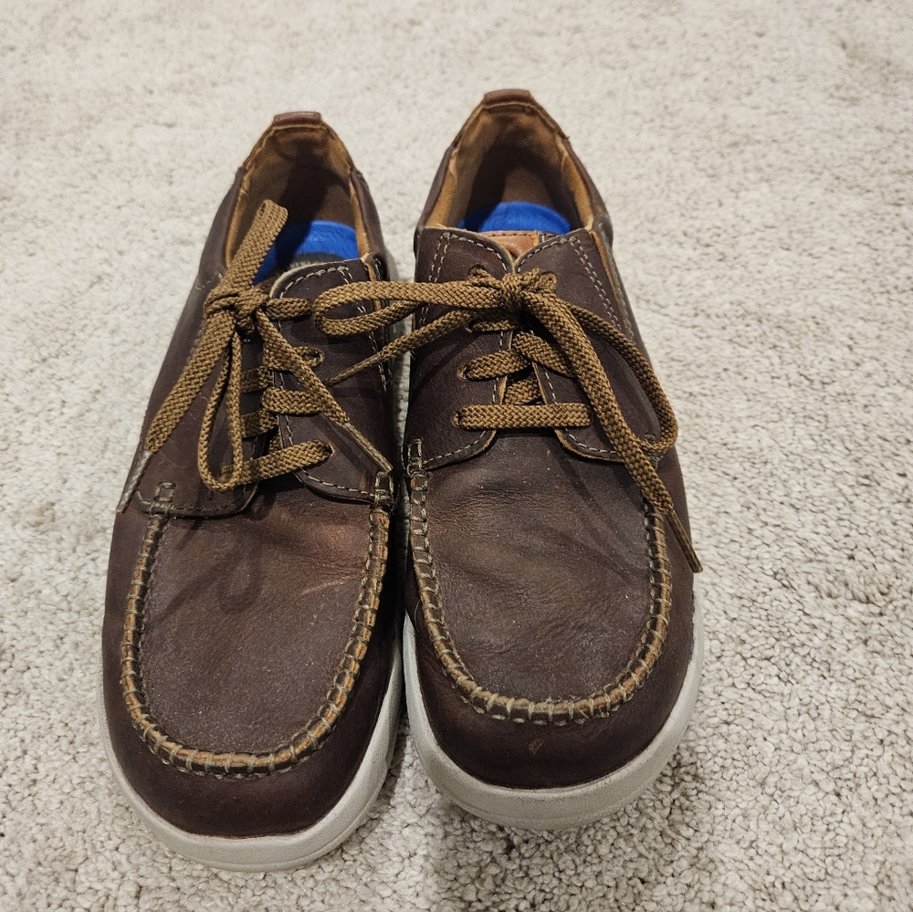 Clarks Brown Leather Casual Shoes Size 8M With White Rubber Sole For Men